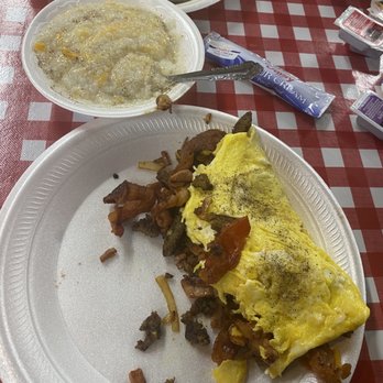Cheeseburger House - Hunters omelette - Burgers Near Me - Ninety Six, South Carolina Cheeseburger House - Hunters omelette - Burgers Near Me - Ninety Six, South Carolina