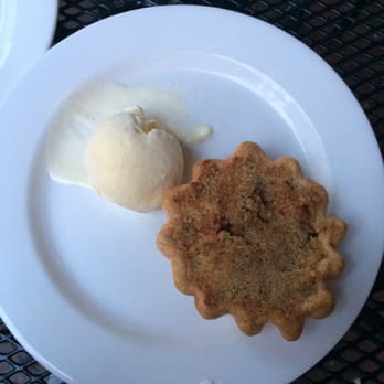 Henrietta's Table - amazing berry pie - New American Near Me - Cambridge, Massachusetts