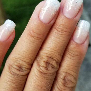 Gradient Nail - French gradient glitter - Nail Salons Near Me - Honolulu, Hawaii