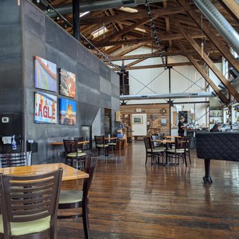 Bridgewater Bistro - Interior - New American Near Me - Astoria, Oregon