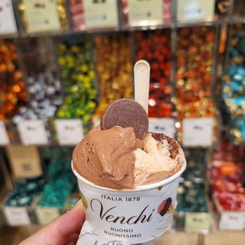 Venchi - Chocolatiers & Shops Near Me - McLean, Virginia