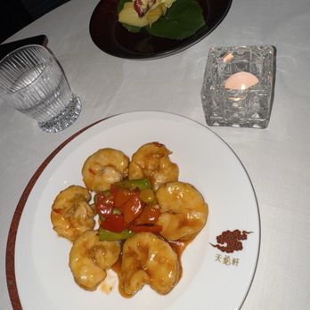 Tin Lung Heen - Cantonese Near Me - Kowloon, HK