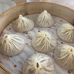 xiao long bao / shrimp xiao long bao / shrimp