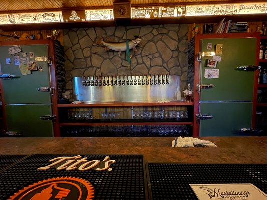 Muskellounge and Sporting Club by null