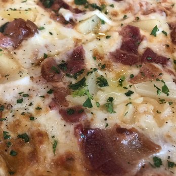 Bricks & Barley - Pizza Near Me - Niagara-on-the-Lake, Ontario
