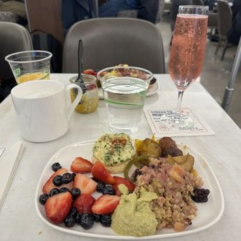 Delta Sky Club - Brunch! - Airport Lounges Near Me Delta Sky Club - Brunch! - Airport Lounges Near Me