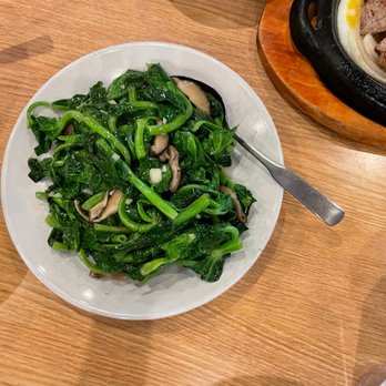 Looking For Chai - Peavines and Mushroom Sauteed in Garlic Sauce - Taiwanese Near Me - Bellevue, Washington Looking For Chai - Peavines and Mushroom Sauteed in Garlic Sauce - Taiwanese Near Me - Bellevue, Washington