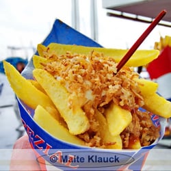 Pommes Spezial - Hamburg St. Pauli Landungsbrücken Pommes Spezial Foto: Malte Klauck