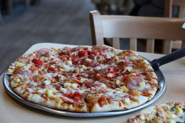 Fong's Pizza by null