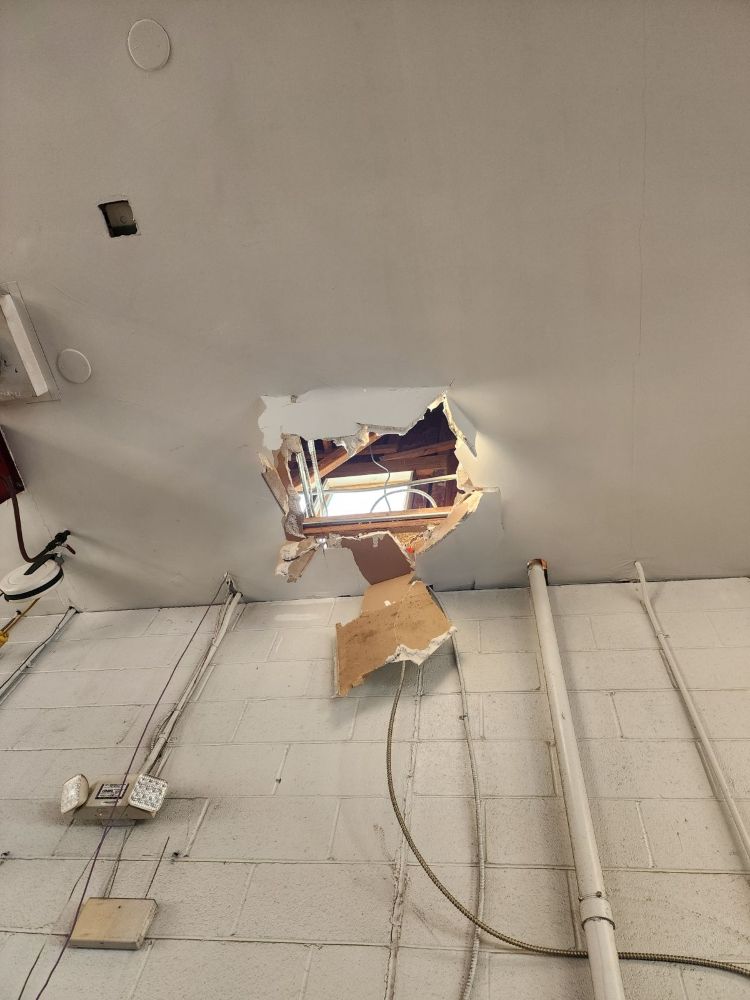 Slide of Allen Geoffrey's Handyman Service