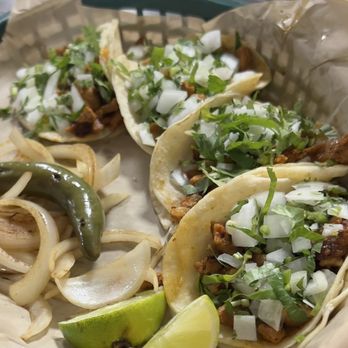 Taqueria Alexis - Tacos al pastor with a grill serrano pepper and onions. - Mexican Near Me - Byhalia, Mississippi Taqueria Alexis - Tacos al pastor with a grill serrano pepper and onions. - Mexican Near Me - Byhalia, Mississippi