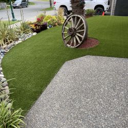 SYNLawn Vancouver Island - Our beautiful front yard! Thank you Synlawn!