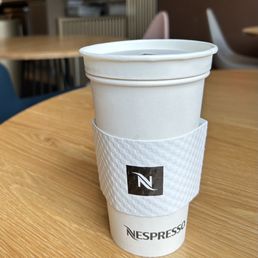 Love their all paper (including the lid) cup! Love their all paper (including the lid) cup!