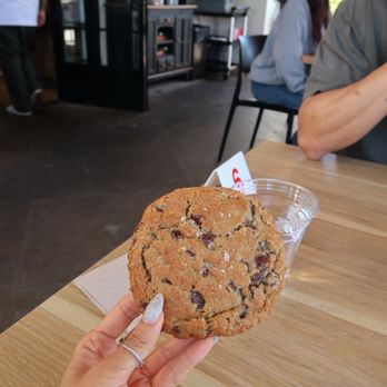 Boil & Bake - Chocolate chip cookie- AMAZINNG slightly crispy and nice chewy insidd - Bagels Near Me - Costa Mesa, California