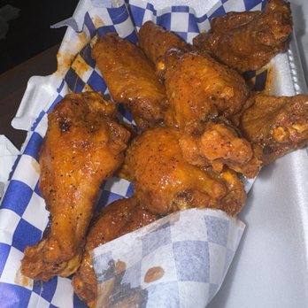 The Grub House - Lemon pepper wings with spicy sauce - New American Near Me - Austin, Texas The Grub House - Lemon pepper wings with spicy sauce - New American Near Me - Austin, Texas