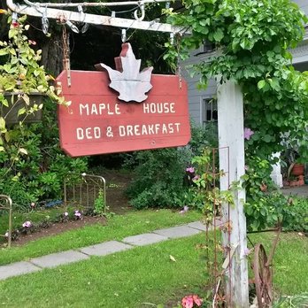Maple House Bed & Breakfast - Bed & Breakfast Near Me - Rowe, Massachusetts Maple House Bed & Breakfast - Bed & Breakfast Near Me - Rowe, Massachusetts