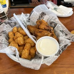 8 TRAD WINGS 8 TRAD WINGS