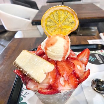 Passion8 Dessert Cafe - Strawberry cheesecake shaved ice - Cafes Near Me - Coquitlam, British Columbia