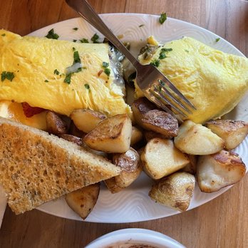 Lucky's Cafe - Veggie Omolette - Coffee & Tea Near Me - Cleveland, Ohio