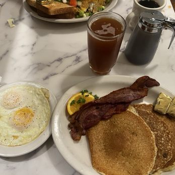 Zachary's Restaurant - Pancake breakfast - American Near Me - Santa Cruz, California Zachary's Restaurant - Pancake breakfast - American Near Me - Santa Cruz, California