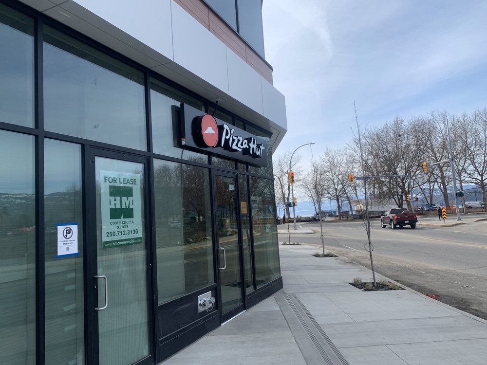 PIZZA HUT Updated July 2024 1033477 Lakeshore Road, Kelowna
