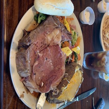 Divots Bar and Grill - Prime rib!! - Sports Bars Near Me - Laguna Vista, Texas