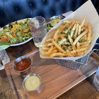 Finney's Crafthouse - Stevenson Ranch - Truffle fries - New American Near Me - Stevenson Ranch, California
