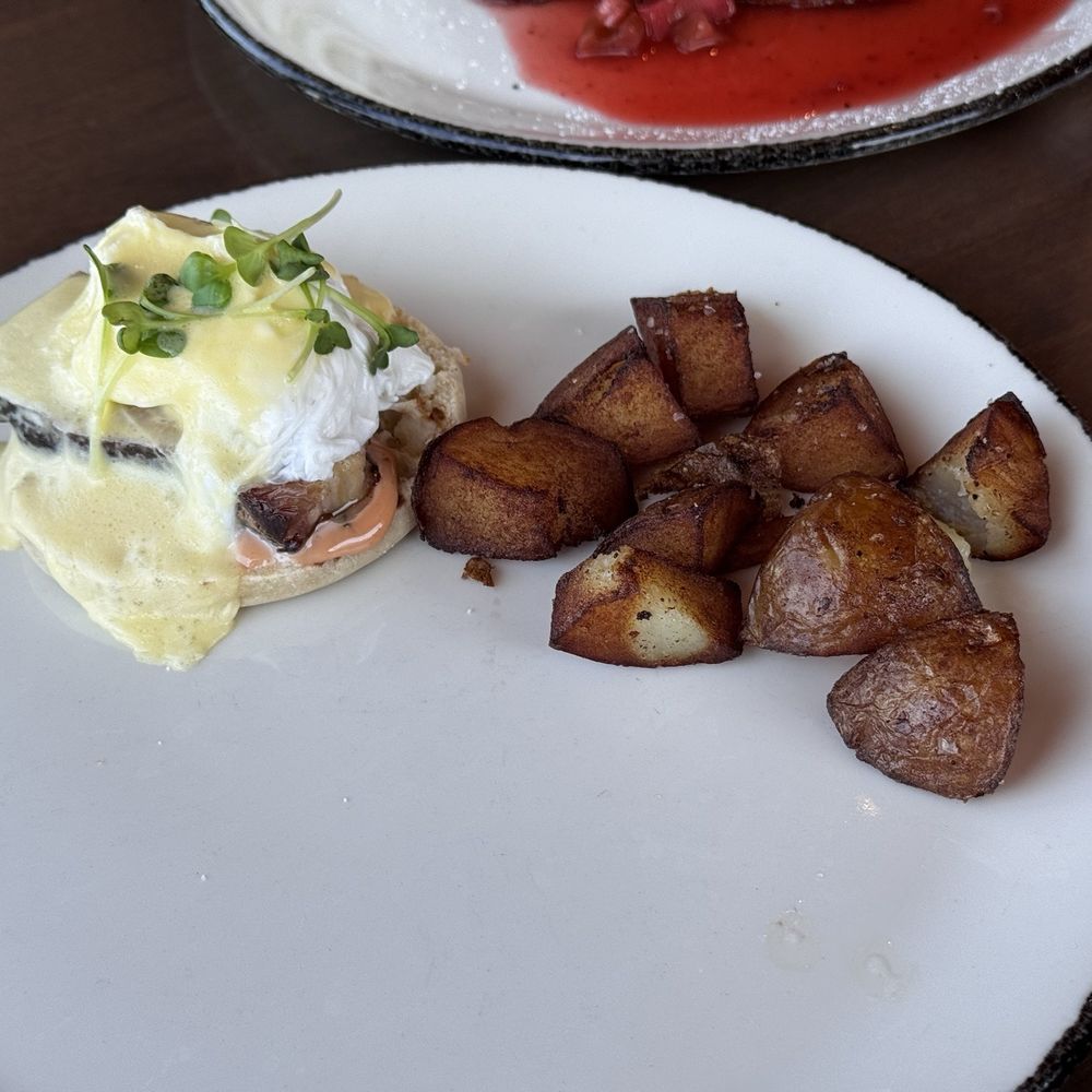 Oxbow Urban Kitchen - Pork belly Benedict and potatoes - Steakhouses Near Me - Sumner, Washington Oxbow Urban Kitchen - Pork belly Benedict and potatoes - Steakhouses Near Me - Sumner, Washington