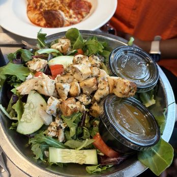 Floridino's Italian Kitchen - Stuffed manicotti and mahi mahi salad - Italian Near Me - Lake Hamilton, Florida Floridino's Italian Kitchen - Stuffed manicotti and mahi mahi salad - Italian Near Me - Lake Hamilton, Florida