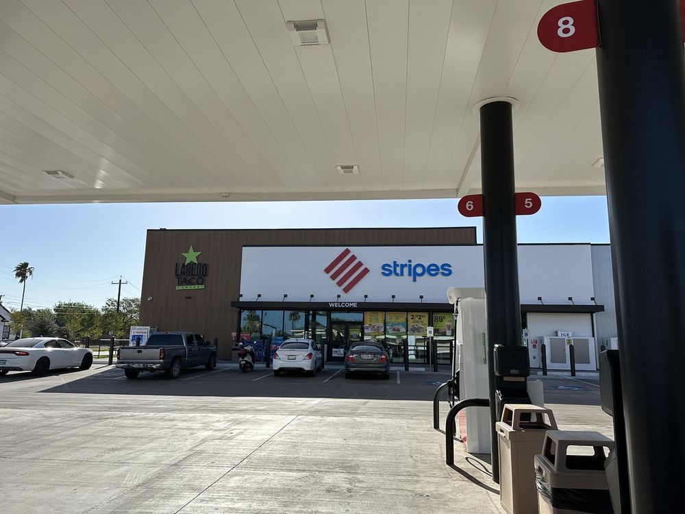 7ELEVEN WITH LAREDO TACO COMPANY Updated August 2024 800 S Closner