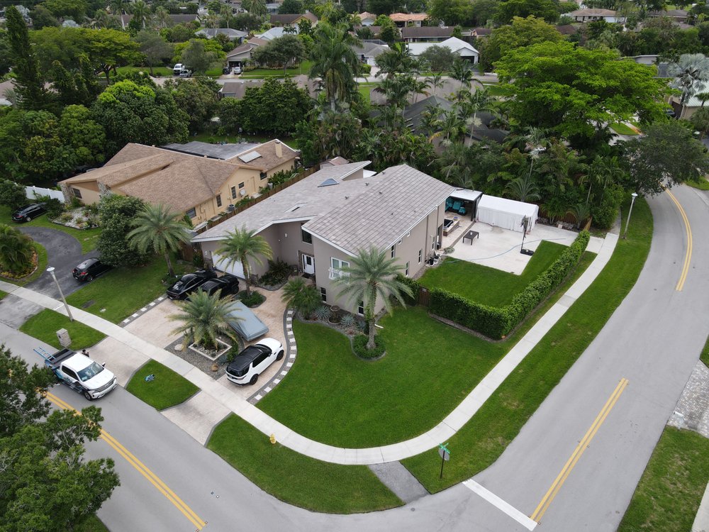 Slide of Elite Tech Roofing