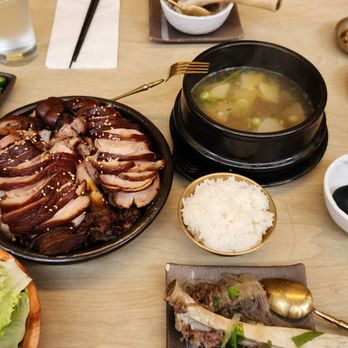Sungho - Pig Trotter, beef bone soup bancha to the top right - Korean Near Me - San Francisco, California Sungho - Pig Trotter, beef bone soup bancha to the top right - Korean Near Me - San Francisco, California