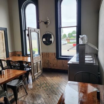 Urban Farmchic - Dining room - Women's Clothing Near Me - Rockville, Indiana Urban Farmchic - Dining room - Women's Clothing Near Me - Rockville, Indiana