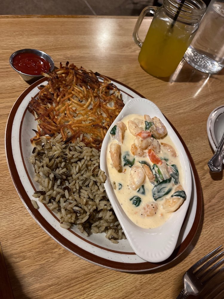 FANNIES MOTEL & SUPPER CLUB Updated September 2024 34 Photos & 18