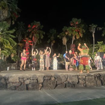Chief's Luau - The dancers getting the audience involved - Performing Arts Near Me - Kapolei, Hawaii