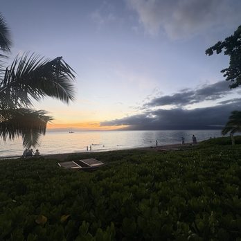Castaway Cafe - Sunset from our table - American Near Me - Lahaina, Hawaii
