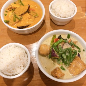 Tee’ Thai Flavors - Green curry with tofu, red curry with chicken - Thai Near Me - Bethpage, New York Tee’ Thai Flavors - Green curry with tofu, red curry with chicken - Thai Near Me - Bethpage, New York