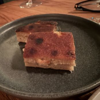Robin Restaurant - Complimentary gooey butter cake - New American Near Me - St. Louis, Missouri