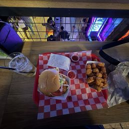 Crispy Chicken Sandwich with cajun Tater Tots Crispy Chicken Sandwich with cajun Tater Tots