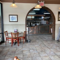 Brother's Pizzeria - Seating area