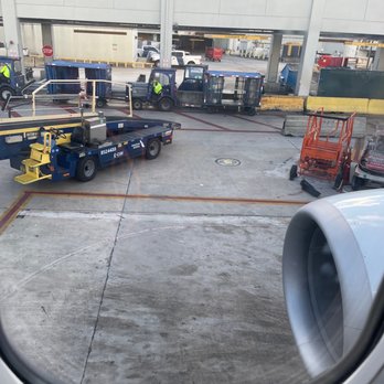 American Airlines - The plane been on the ground over an 1hr - Airlines Near Me - Miami, Florida American Airlines - The plane been on the ground over an 1hr - Airlines Near Me - Miami, Florida