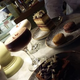 Dessert cocktails and cakes - what more could you ask for?!