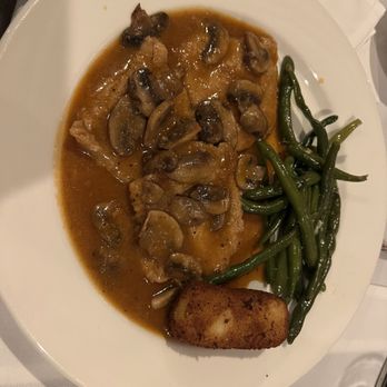 Cafe Bella Vita - Veal Scallopini - v generous portion - Cafes Near Me - Staten Island, New York