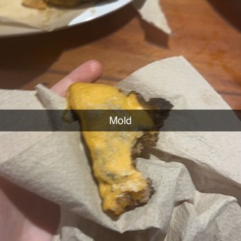 HOOTERS - Updated April 2025 - 601 Photos & 635 Reviews - 61-09 190th