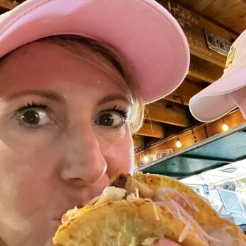 BO's Fish Wagon - Yummy fish taco - Seafood Near Me - Key West, Florida