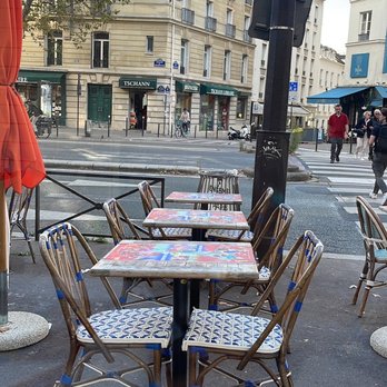 La Créole - L'extérieur - Cocktail Bars Near Me - Paris, 75