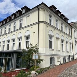 Hotel Schloss Schorssow - Schloss von vorne