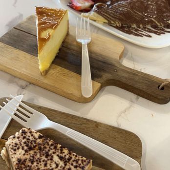 Nour's Cafe - Creme Brulee Cheese Cake & TIramisu - Cafes Near Me - Sacramento, California