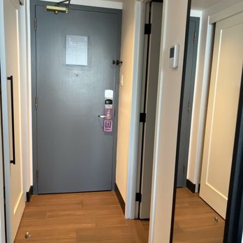 Hilton Quebec - Doorway - Hotels Near Me - Quebec City, Quebec Hilton Quebec - Doorway - Hotels Near Me - Quebec City, Quebec