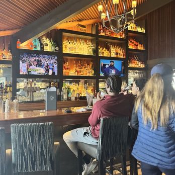 Chart House - Bar - Seafood Near Me - Monterey, California